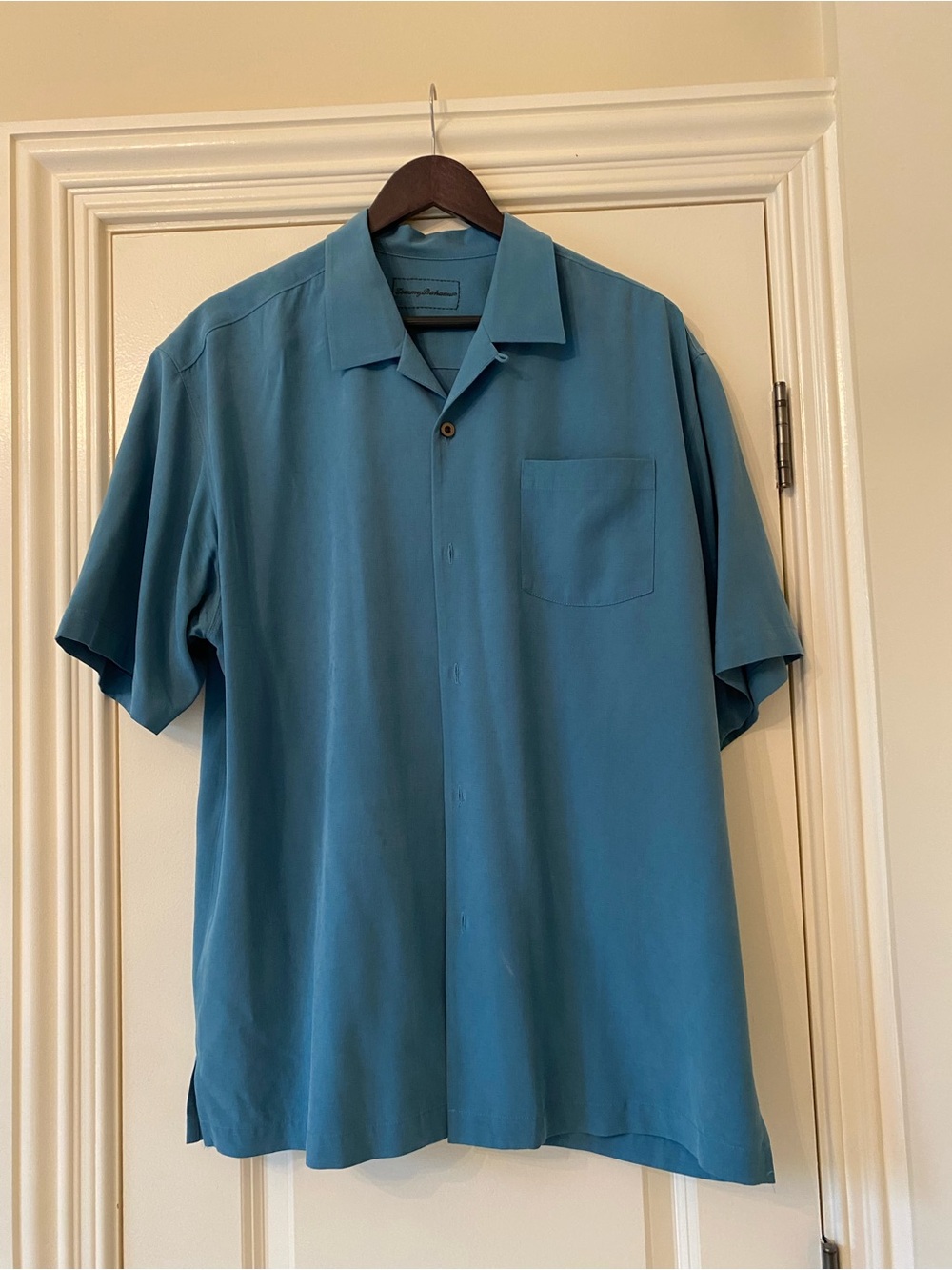 Tommy Bahama Men's Teal Short-Sleeve Camp Shirt. Silk. Large